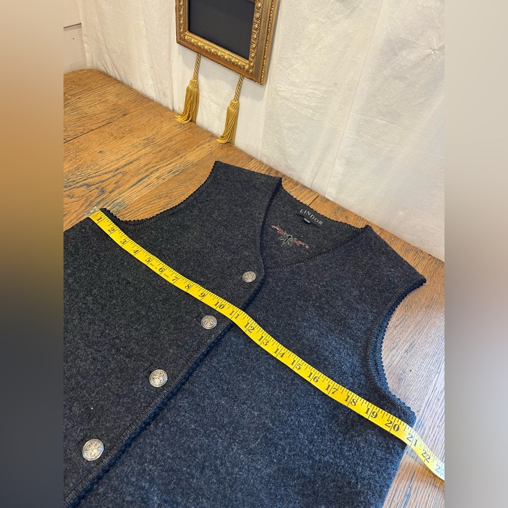 LINDOR Grey Wool Embroidered Vest Size M - Picture 7 of 8